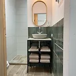 Orange Apartment *